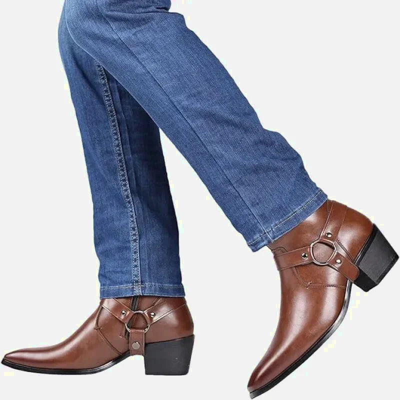 Chaussures santiag pour homme Yehaw George en marron, en cuir, avec semelle robuste et design élégant.