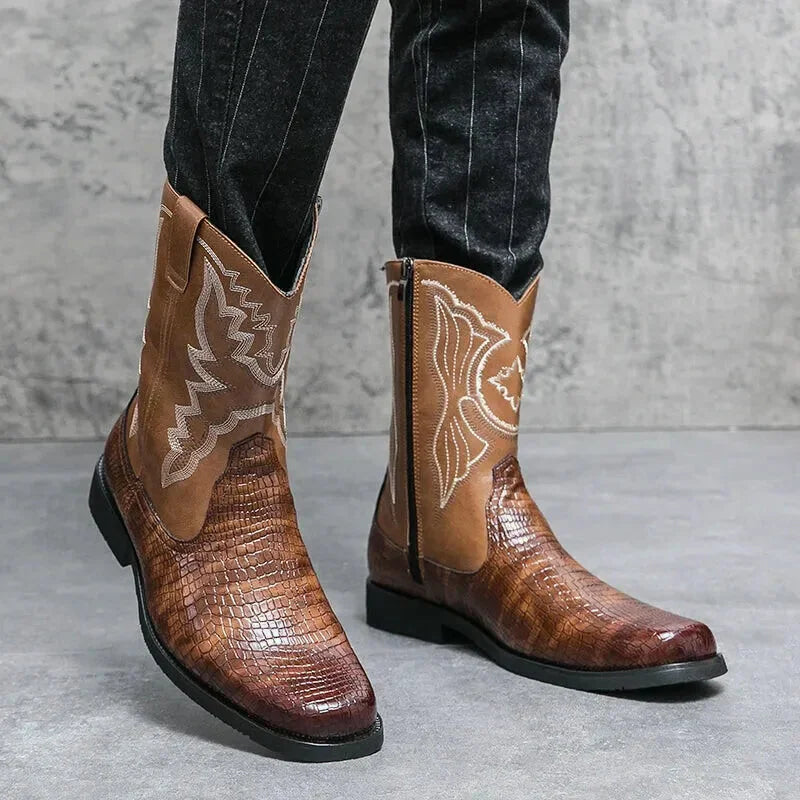 Chaussures santiag pour homme Yehaw Hector en marron, vue de face avec détails en cuir et finition élégante.