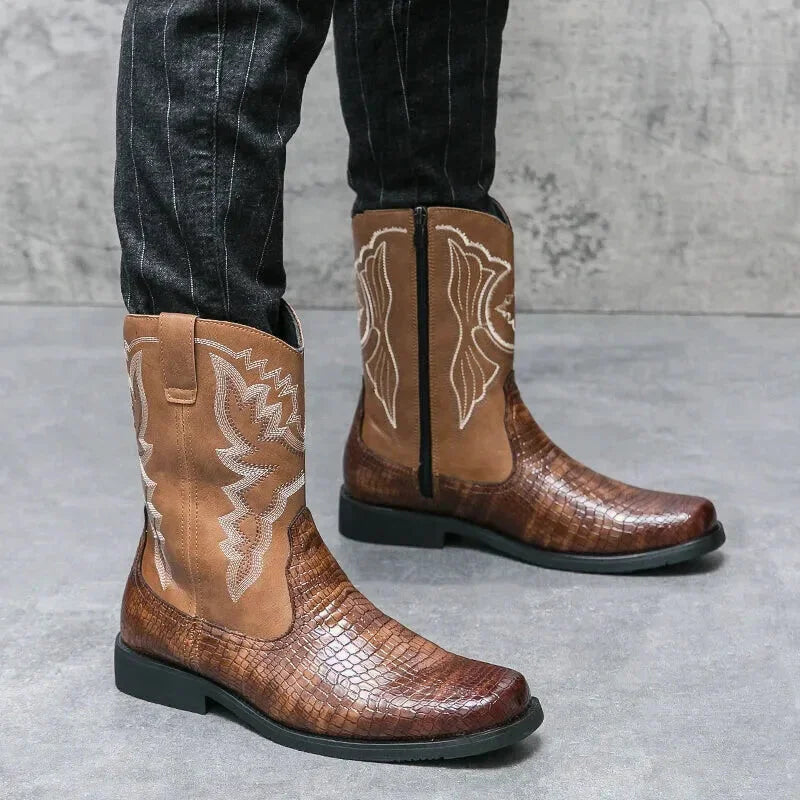 Chaussures Santiag pour homme Yehaw Hector, marron, en cuir avec détails traditionnels, vue de face.