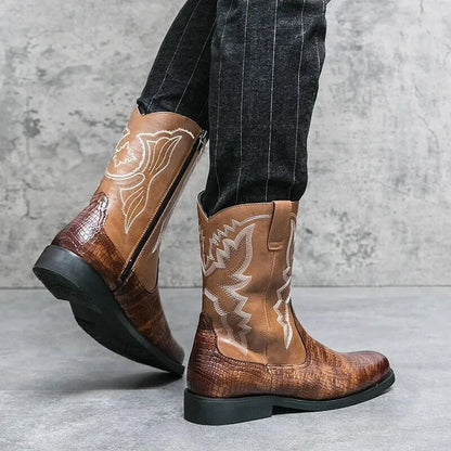 Chaussures santiag pour homme Yehaw Hector en marron, vue de face avec détails du cuir et de la semelle.