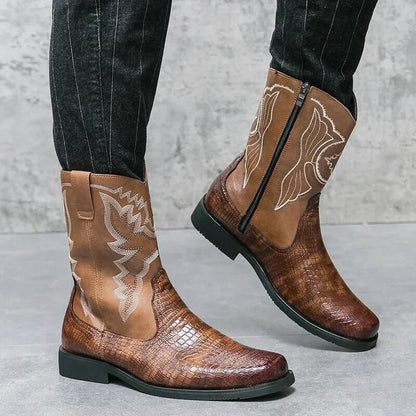 Chaussures santiags pour homme Yehaw Hector en marron, vue de face, en cuir avec détails traditionnels mâle élégant.