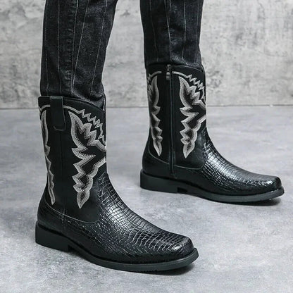 Chaussures santiag pour homme Yehaw Hector en cuir noir, détail de la finition et semelle visible.