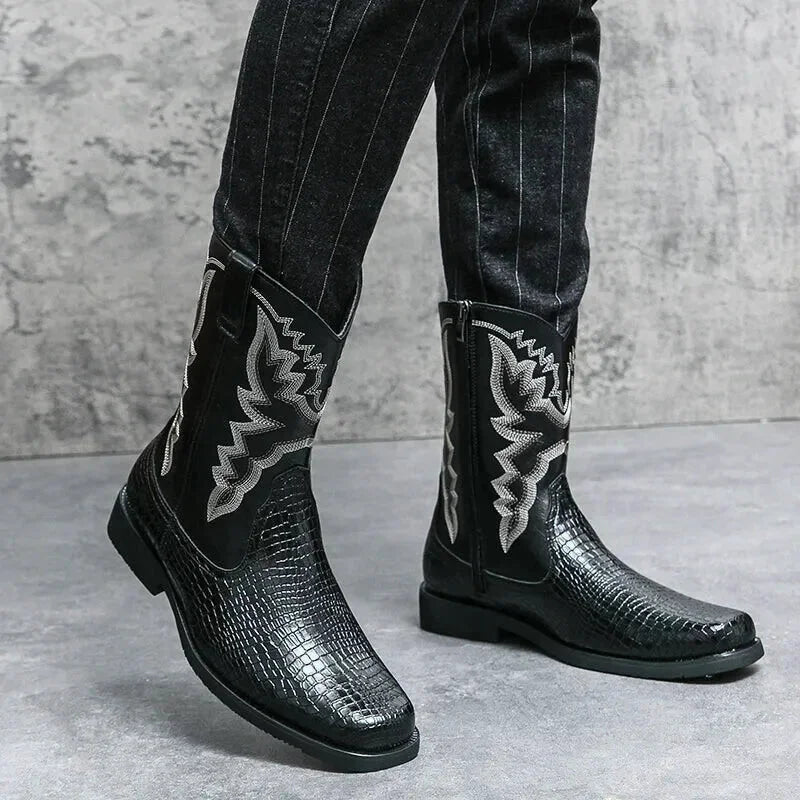 Chaussures santiag pour homme Yehaw Hector en noir, détail en cuir avec semelle robuste et style classique.