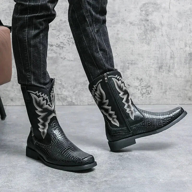 Santiags pour homme Yehaw Hector en cuir noir, avec semelle robuste et détails de couture visibles.