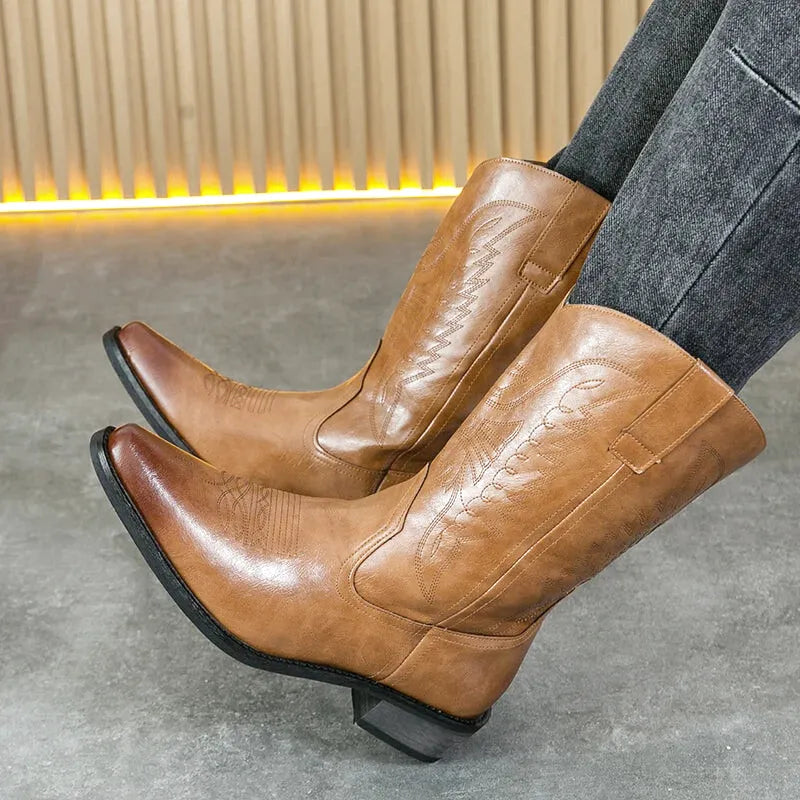 Chaussures pour homme Butch Santiag Yehaw marron avec détails en cuir, style cowboy, semelle robuste.
