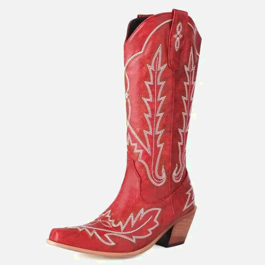 Chaussures santiag pour femme Yehaw Sally en rouge, vue de face montrant le design élégant et la texture en cuir rouge.