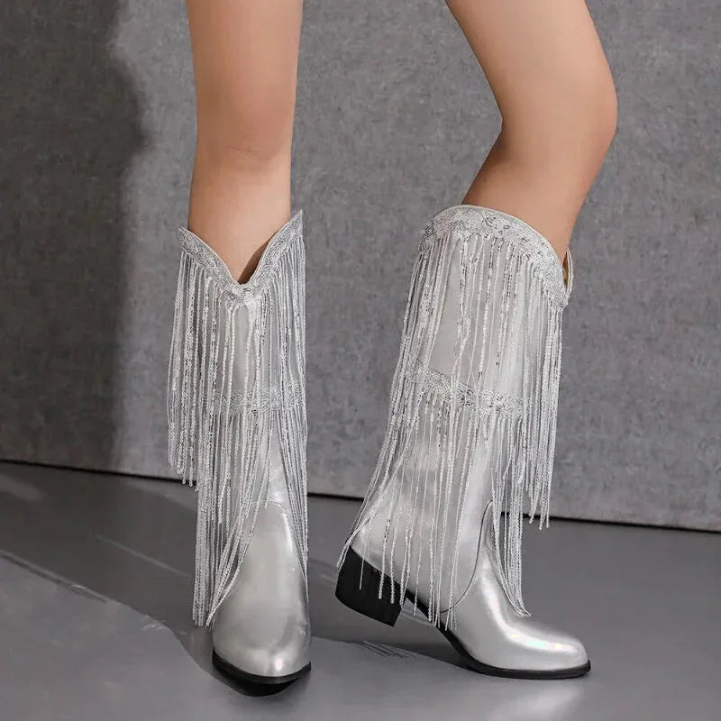 Chaussures santiag pour femme Yehaw Tammie en argent, vue de côté, avec détails élégants et semelle en cuir.
