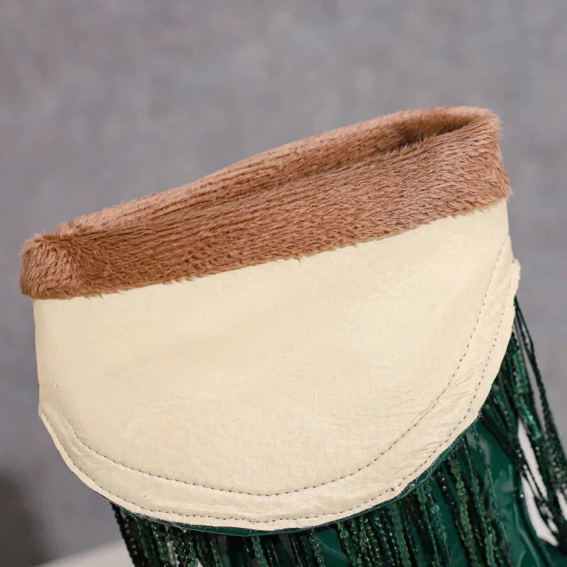 Chaussures santiags pour femme Yehaw Tammie en vert, vue de côté, avec détails en cuir et talon élégant.