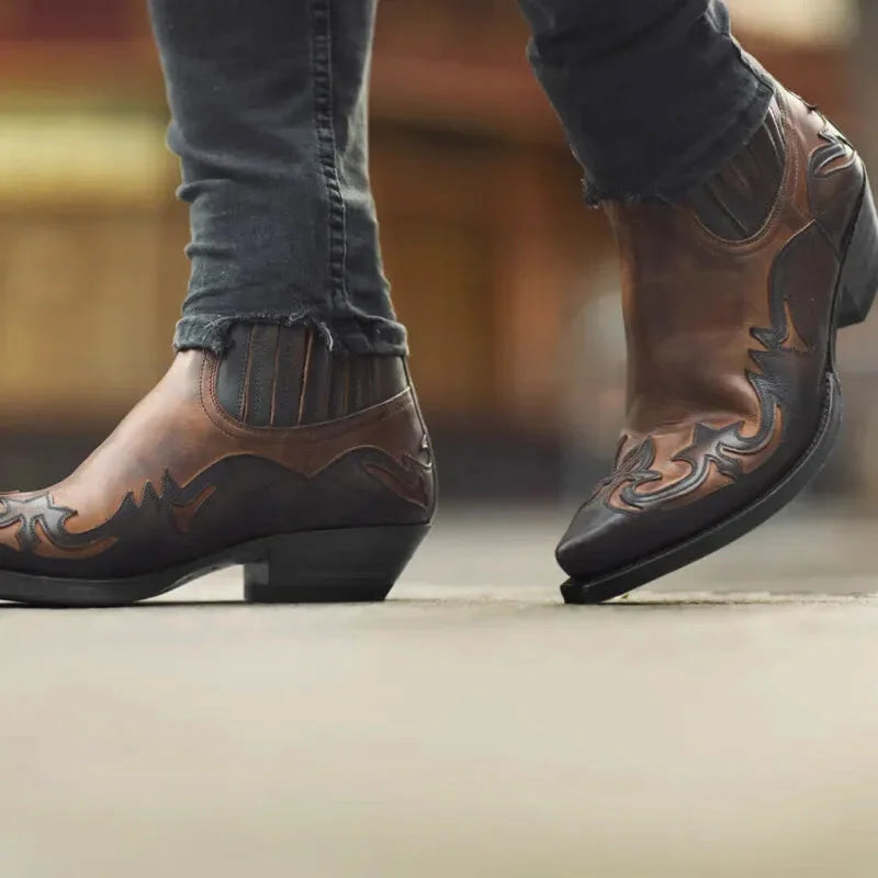 Santiags pour homme Yehaw marron avec détails en cuir, chaussures élégantes et confortables pour homme.